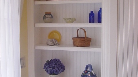 White built-in shelves